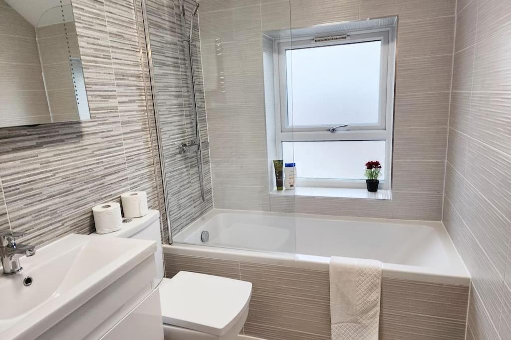 Horizon House, Modern 2-Bedroom Flat 2, Parking, Netflix, Oxford Exteriör bild
